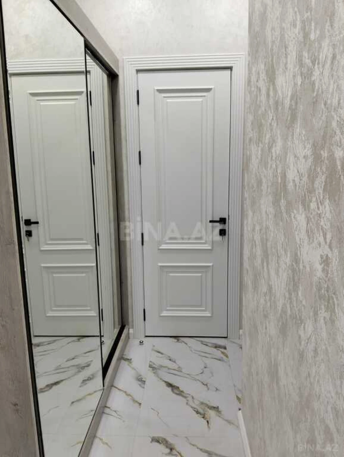 Satılır 2 otaqlı mənzil 67 m²