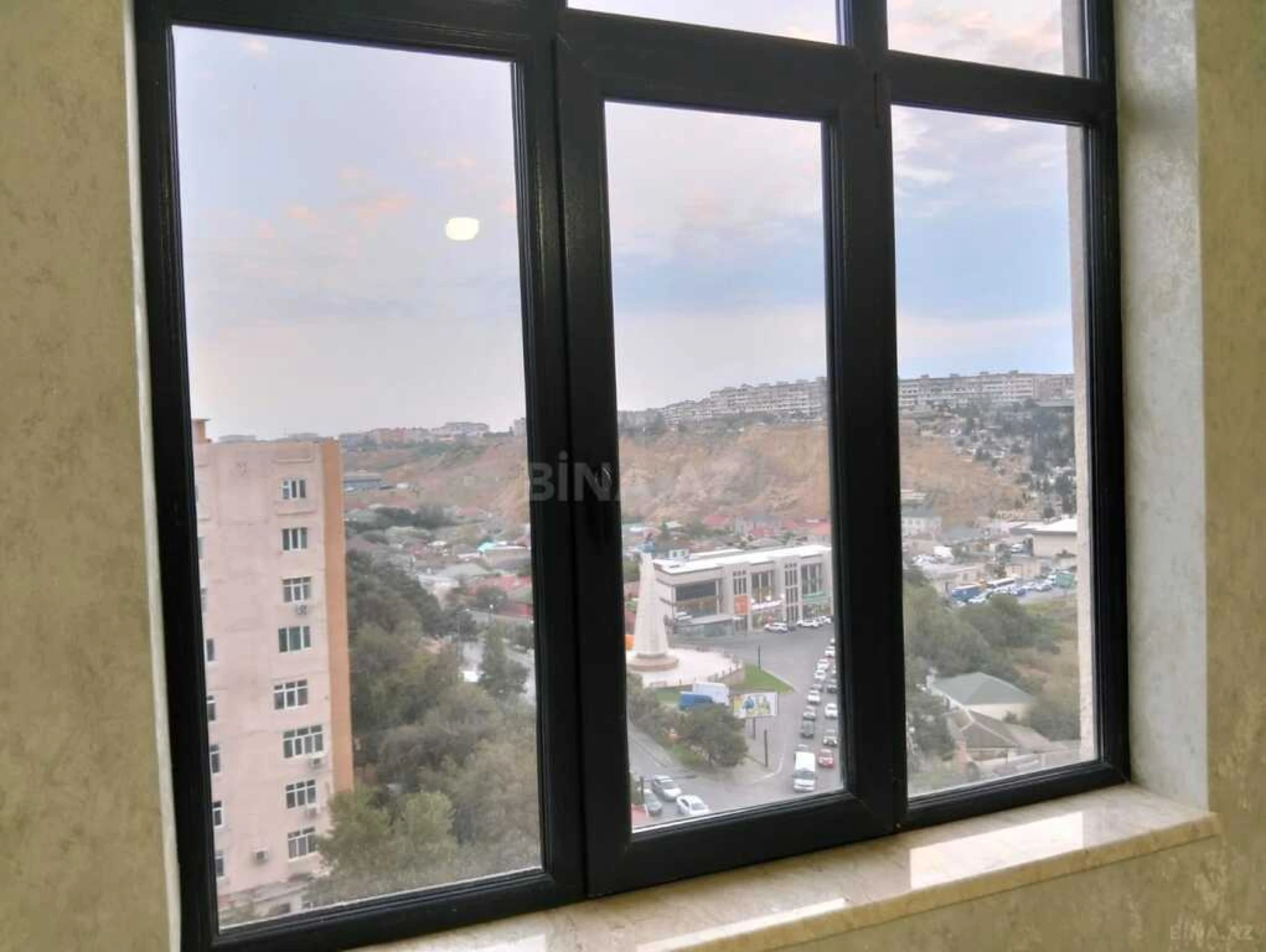 Satılır 2 otaqlı mənzil 67 m²