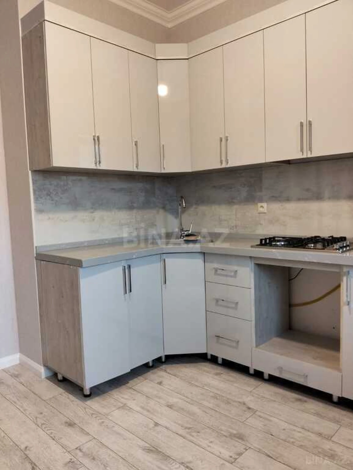 Satılır 2 otaqlı mənzil 67 m²