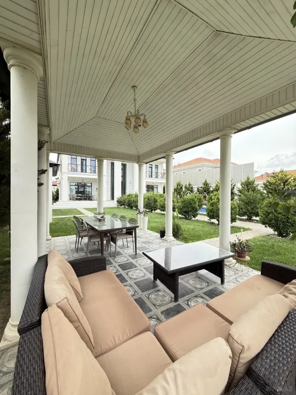 Satılır 6 otaqlı həyət evi 300 m²