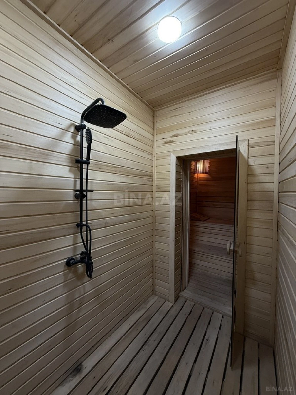 Satılır 6 otaqlı həyət evi 300 m²