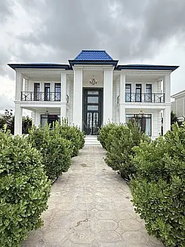 Satılır 6 otaqlı həyət evi 300 m²