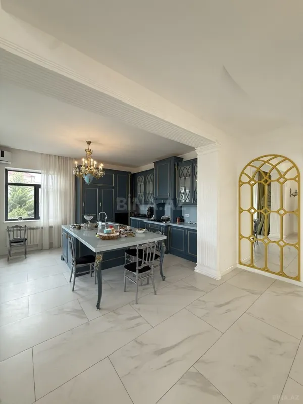 Satılır 6 otaqlı həyət evi 300 m²