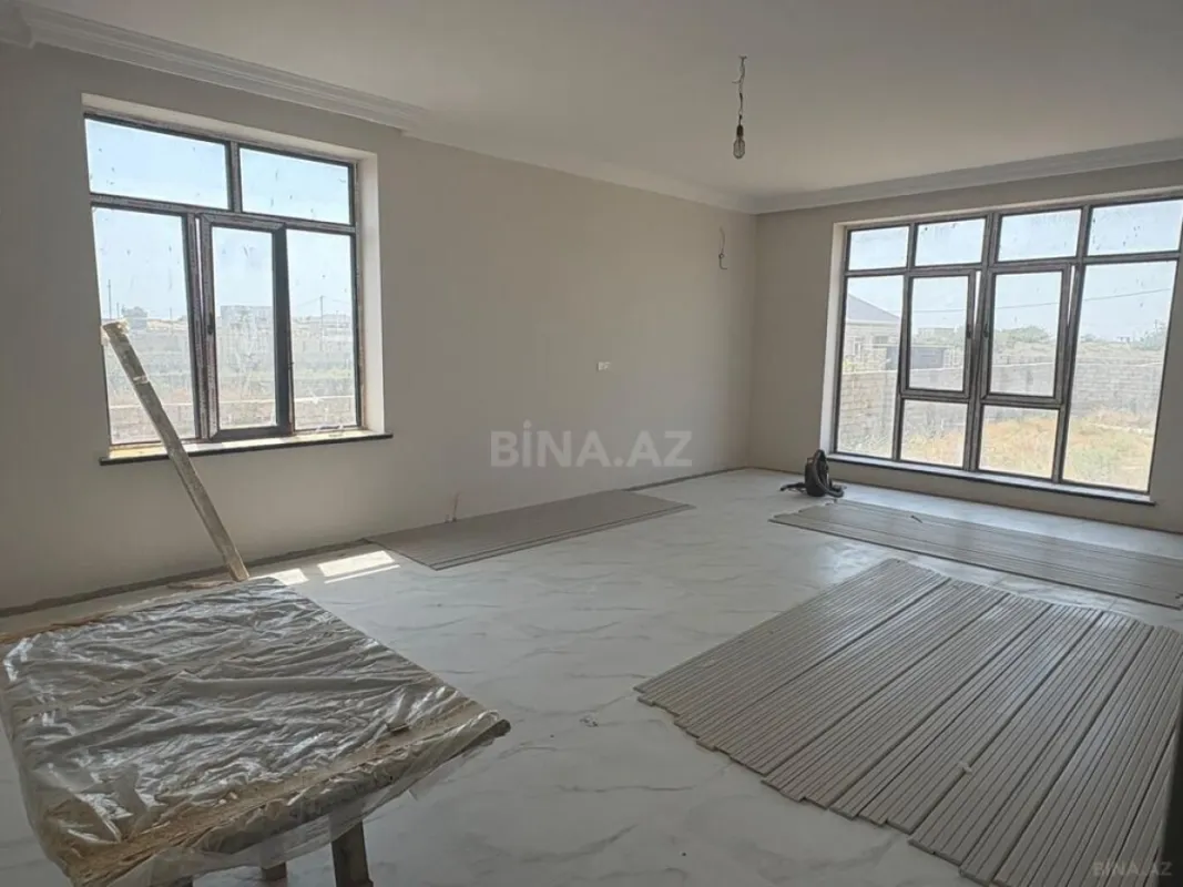 Satılır 5 otaqlı həyət evi 250 m²
