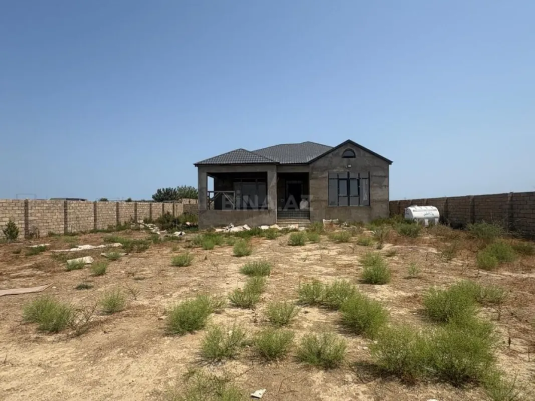 Satılır 5 otaqlı həyət evi 250 m²