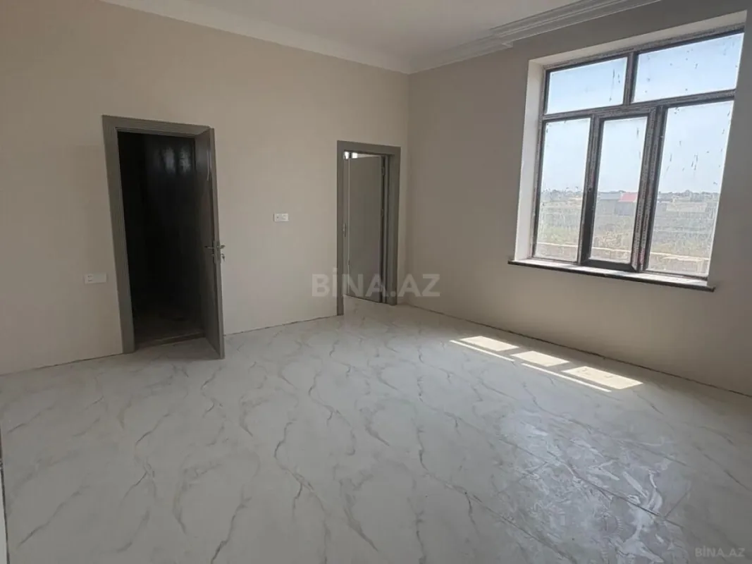 Satılır 5 otaqlı həyət evi 250 m²