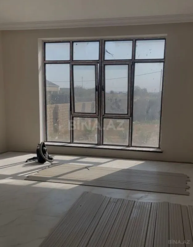 Satılır 5 otaqlı həyət evi 250 m²