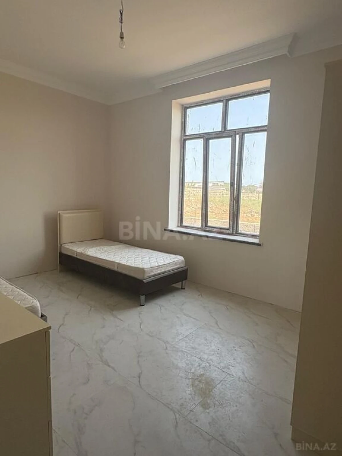 Satılır 5 otaqlı həyət evi 250 m²