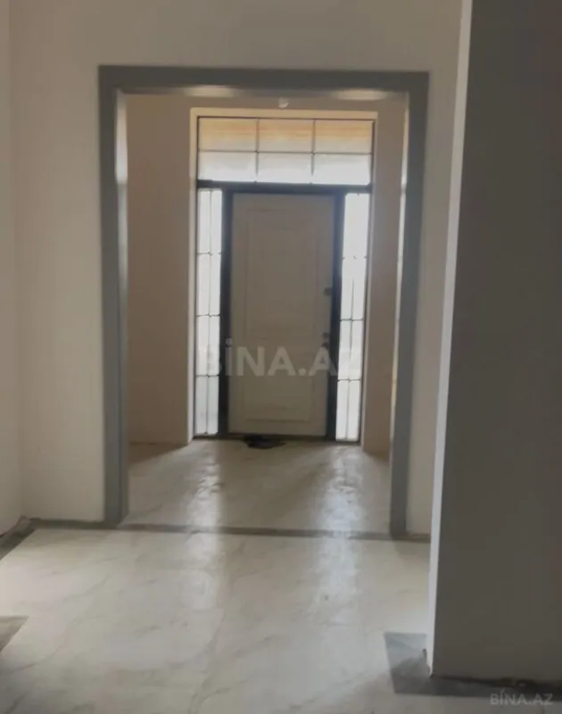 Satılır 5 otaqlı həyət evi 250 m²