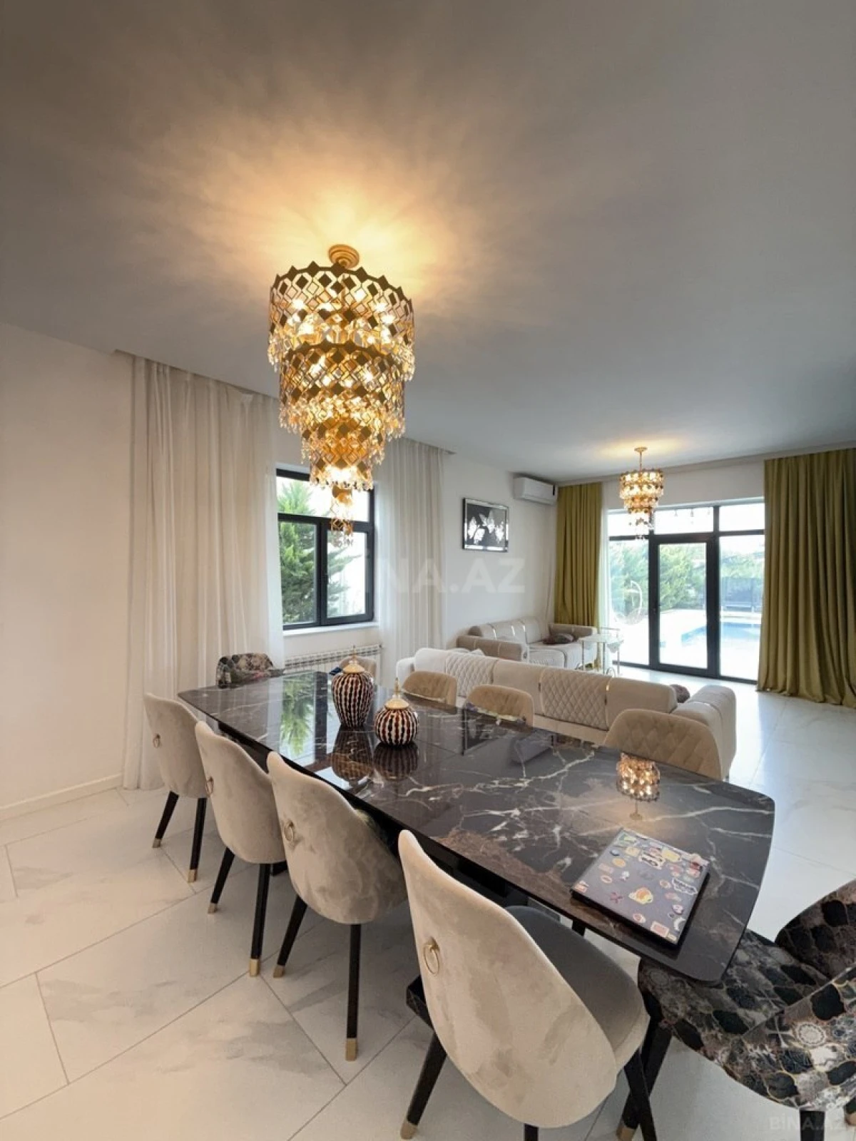 Satılır 6 otaqlı həyət evi 300 m²