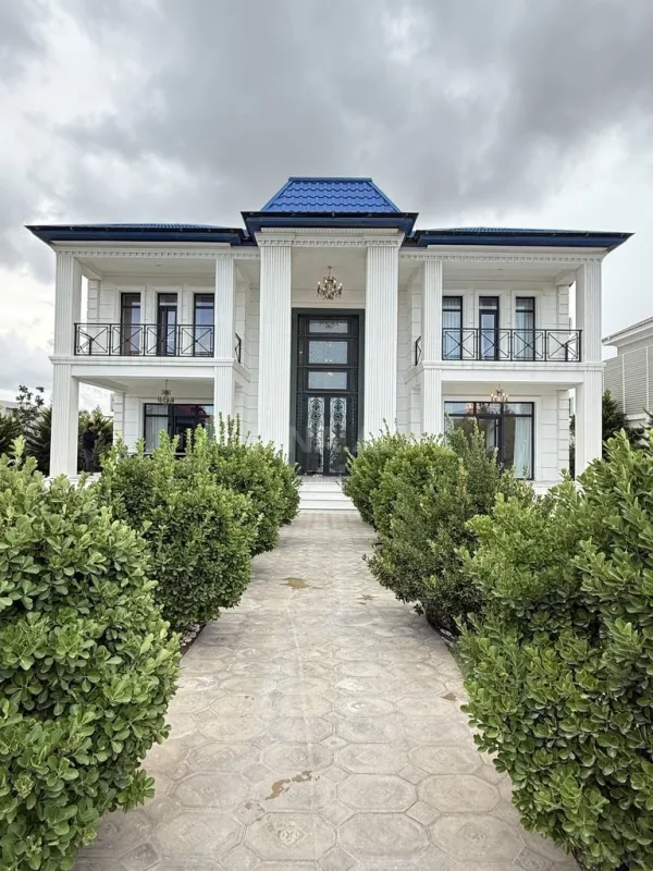 Satılır 6 otaqlı həyət evi 300 m²