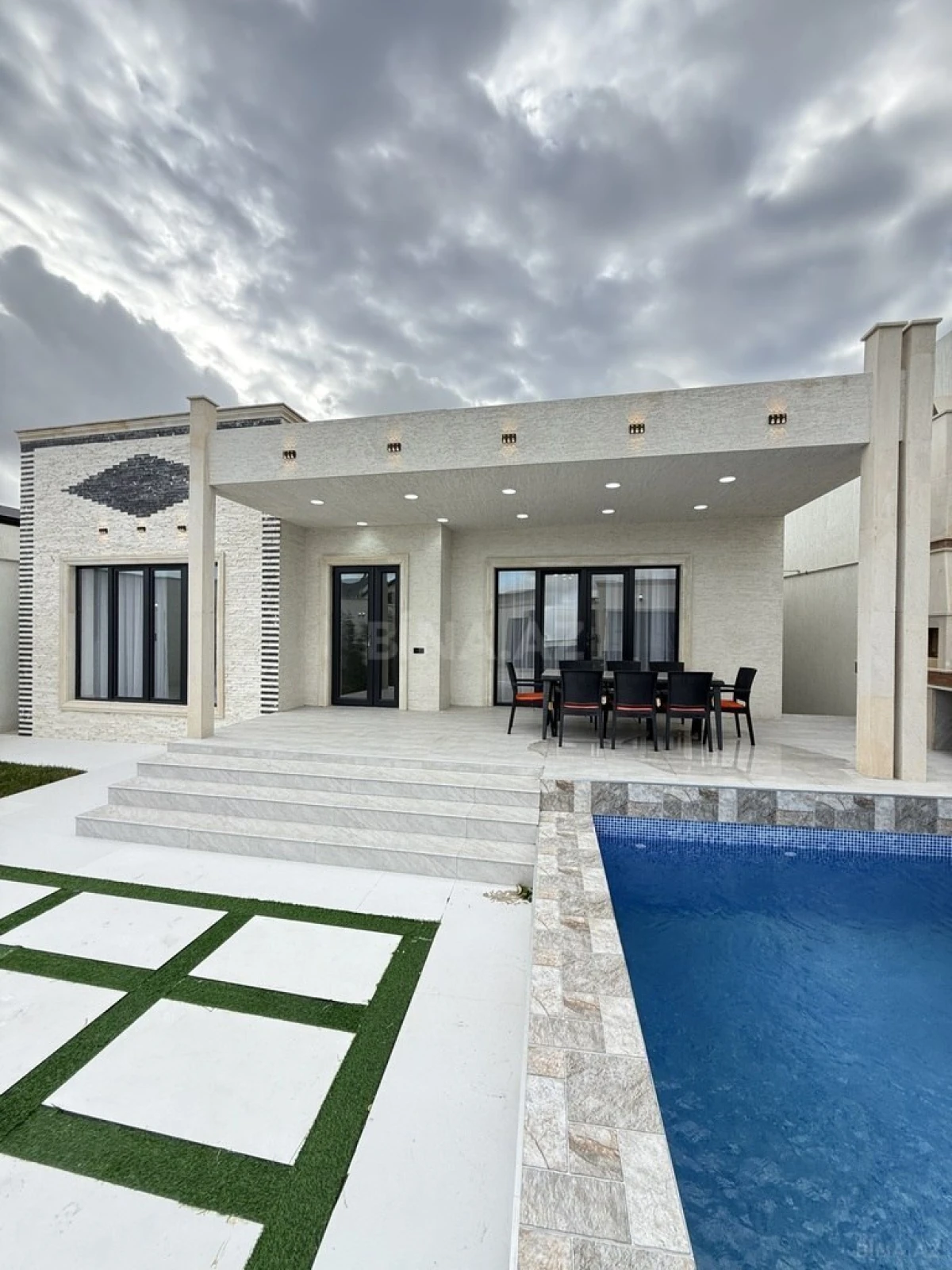 Satılır 4 otaqlı həyət evi 170 m²