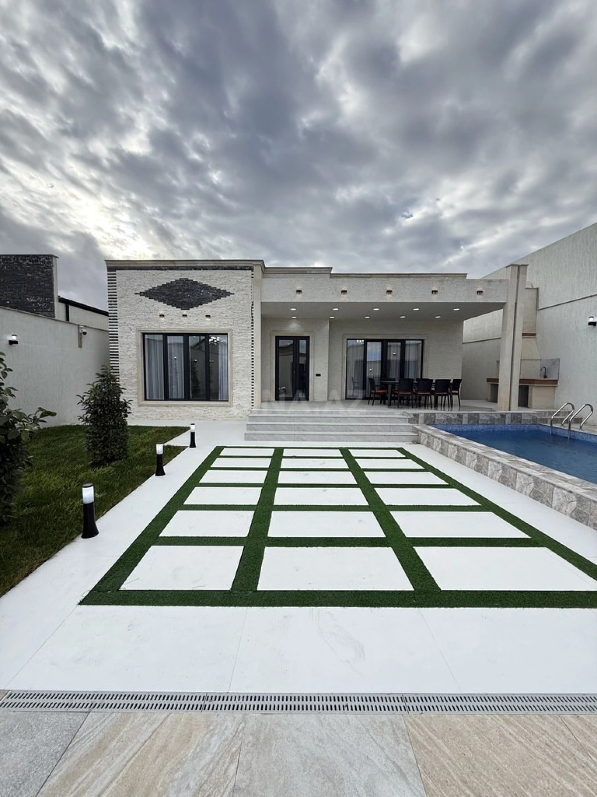 Satılır 4 otaqlı həyət evi 170 m²