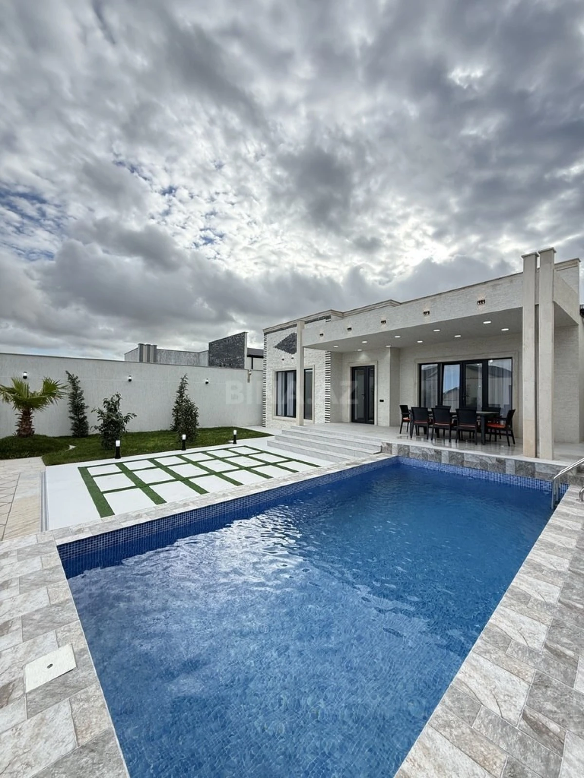 Satılır 4 otaqlı həyət evi 170 m²