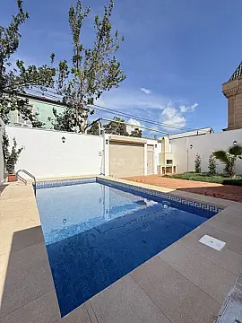 Satılır 4 otaqlı həyət evi 140 m²