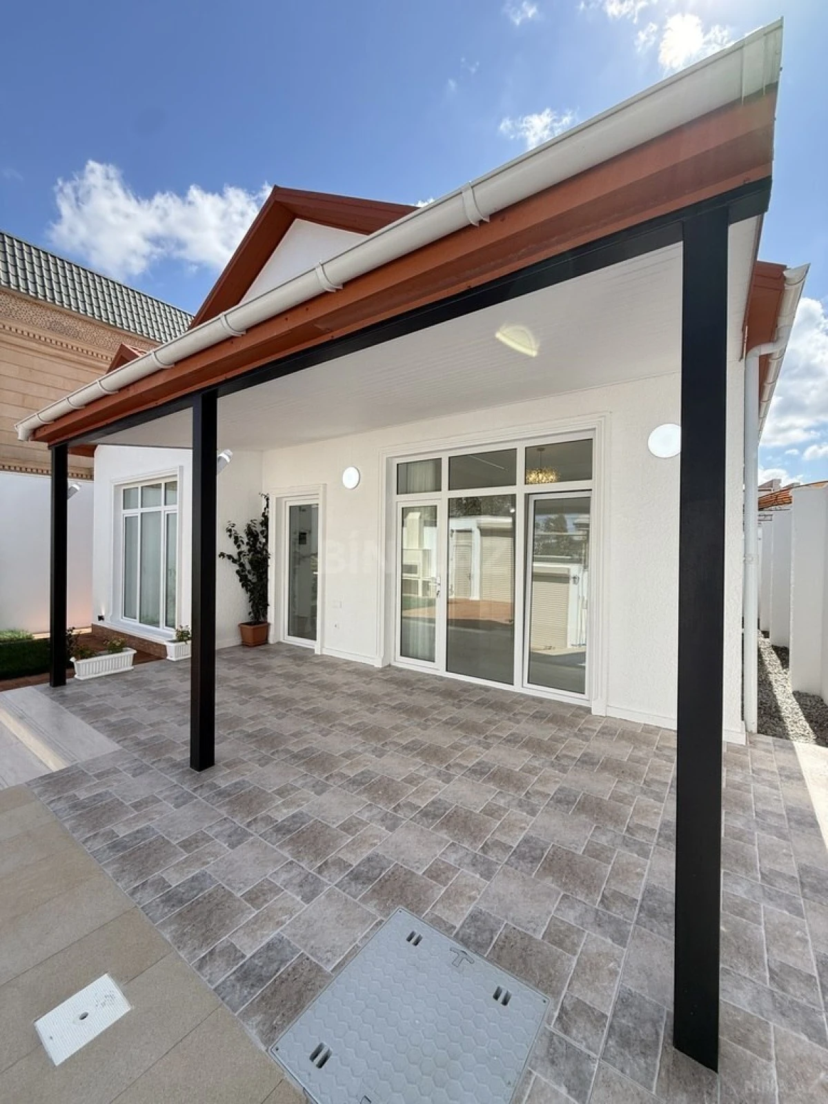 Satılır 4 otaqlı həyət evi 140 m²