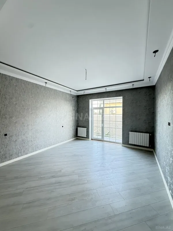 Satılır 5 otaqlı həyət evi 300 m²