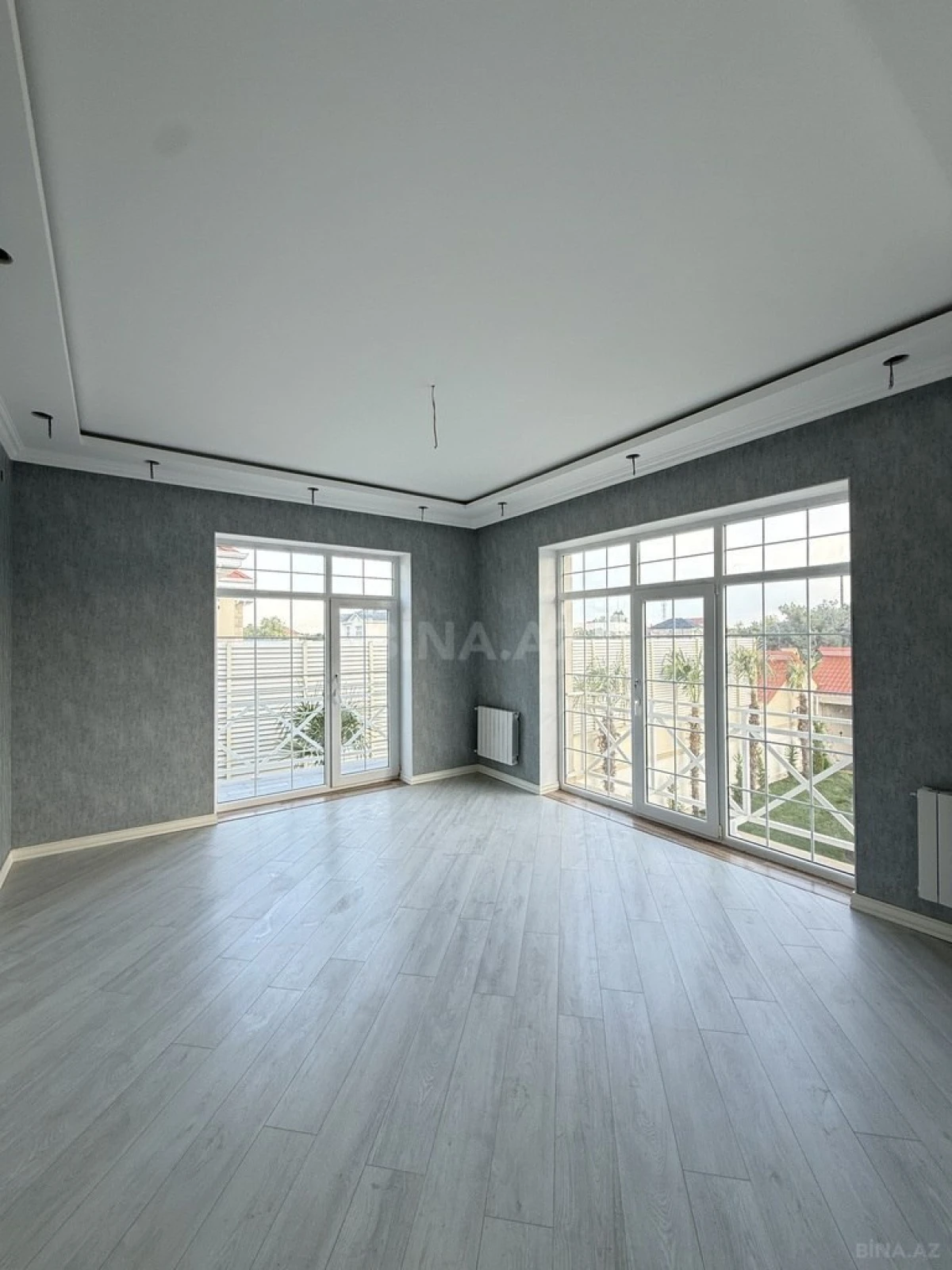 Satılır 5 otaqlı həyət evi 300 m²