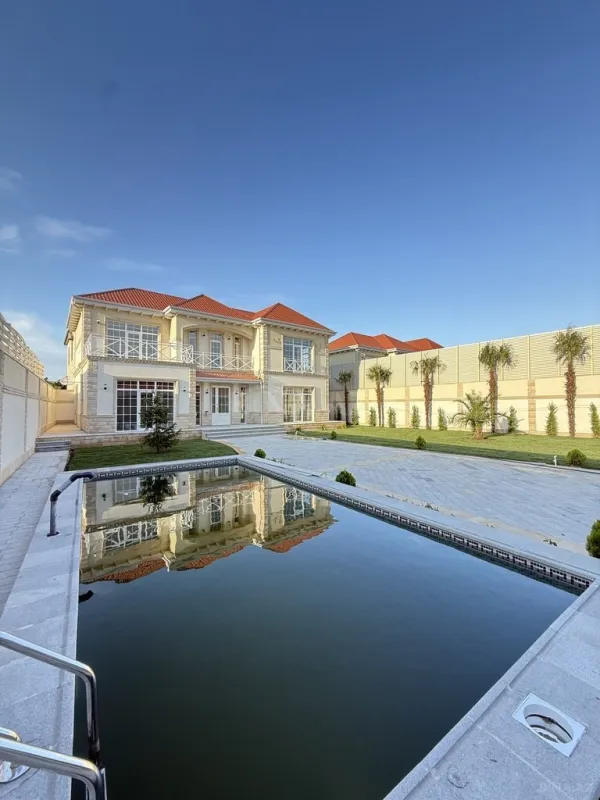 Satılır 5 otaqlı həyət evi 300 m²