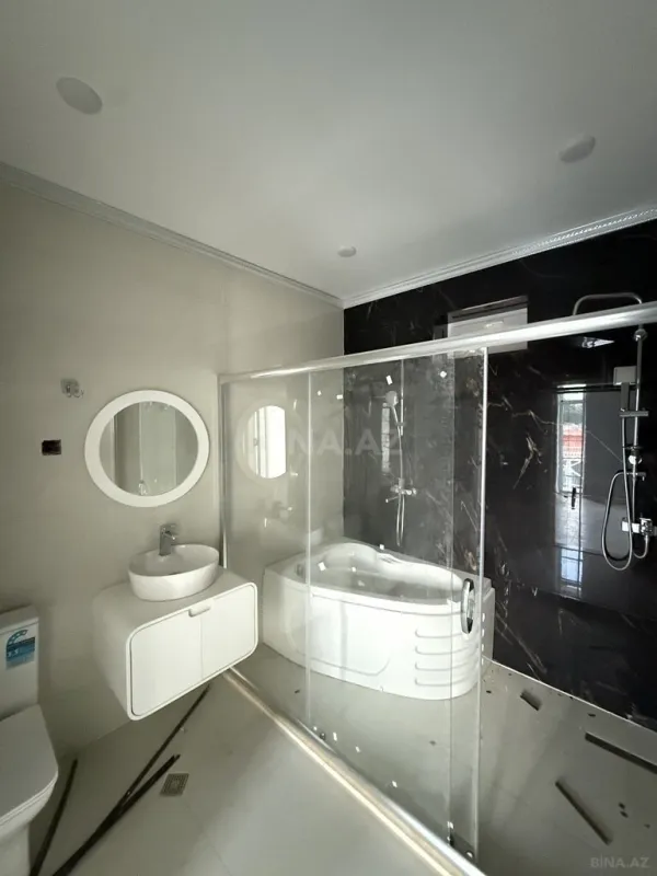 Satılır 5 otaqlı həyət evi 300 m²