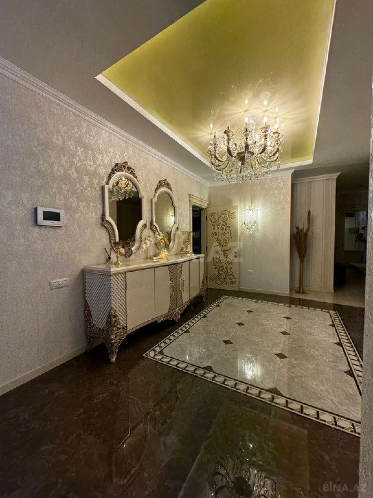 Kirayə verilir 3 otaqlı mənzil 110 m²