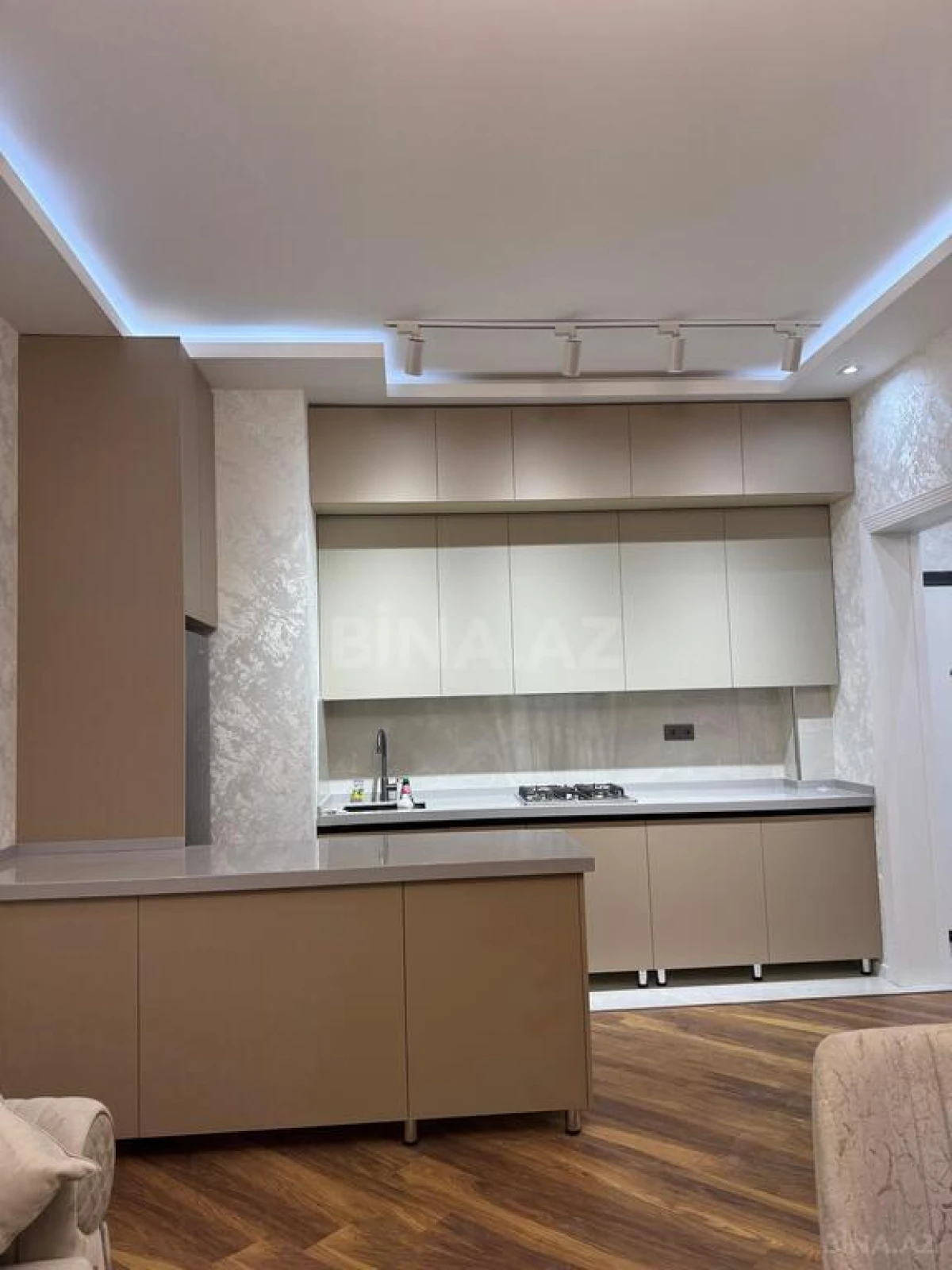 Kirayə verilir 3 otaqlı mənzil 105 m²