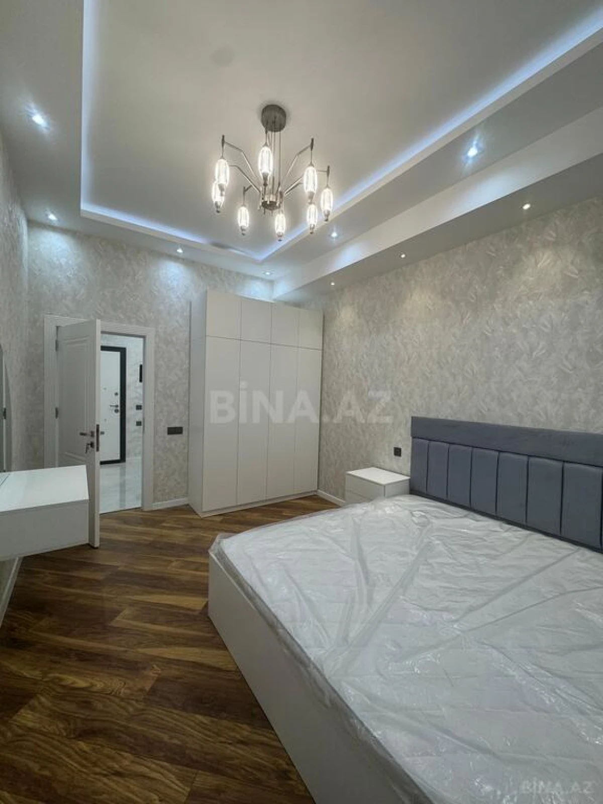 Kirayə verilir 3 otaqlı mənzil 105 m²