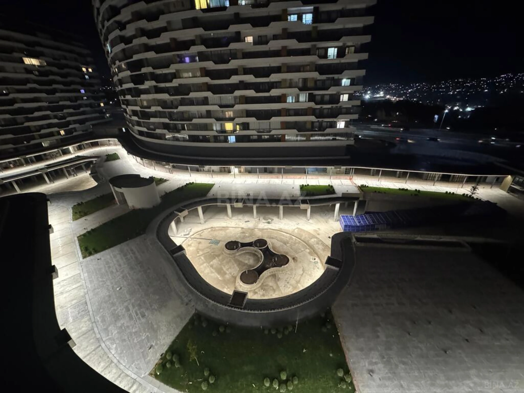 Kirayə verilir 3 otaqlı mənzil 105 m²