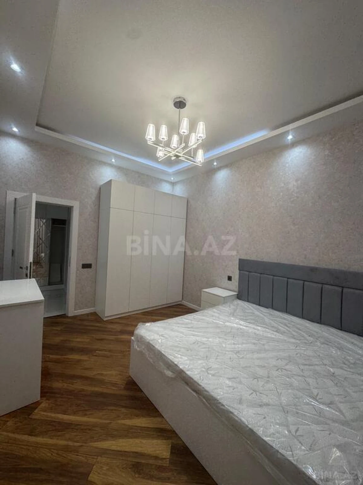 Kirayə verilir 3 otaqlı mənzil 105 m²