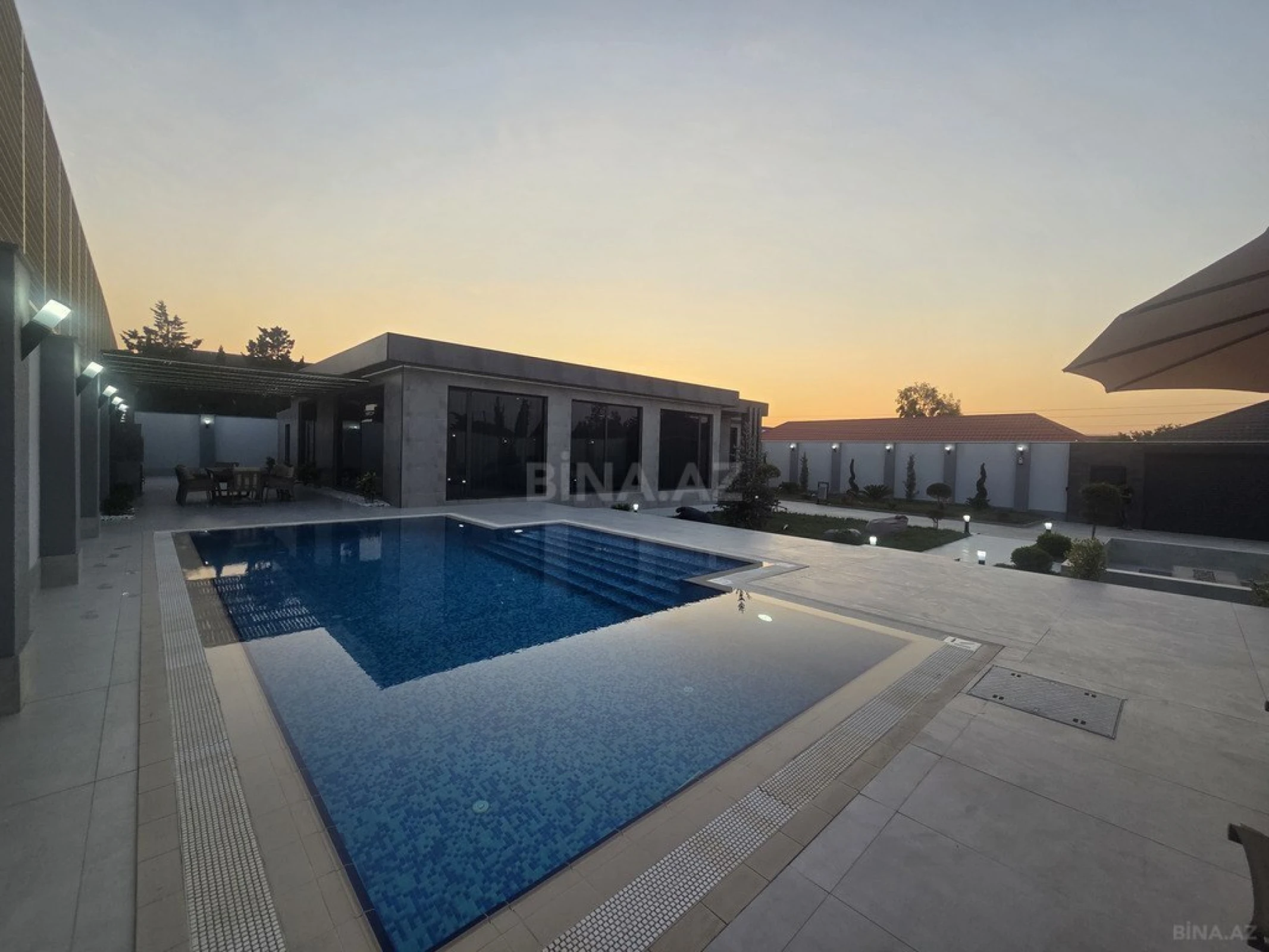 Satılır 4 otaqlı həyət evi 230 m²