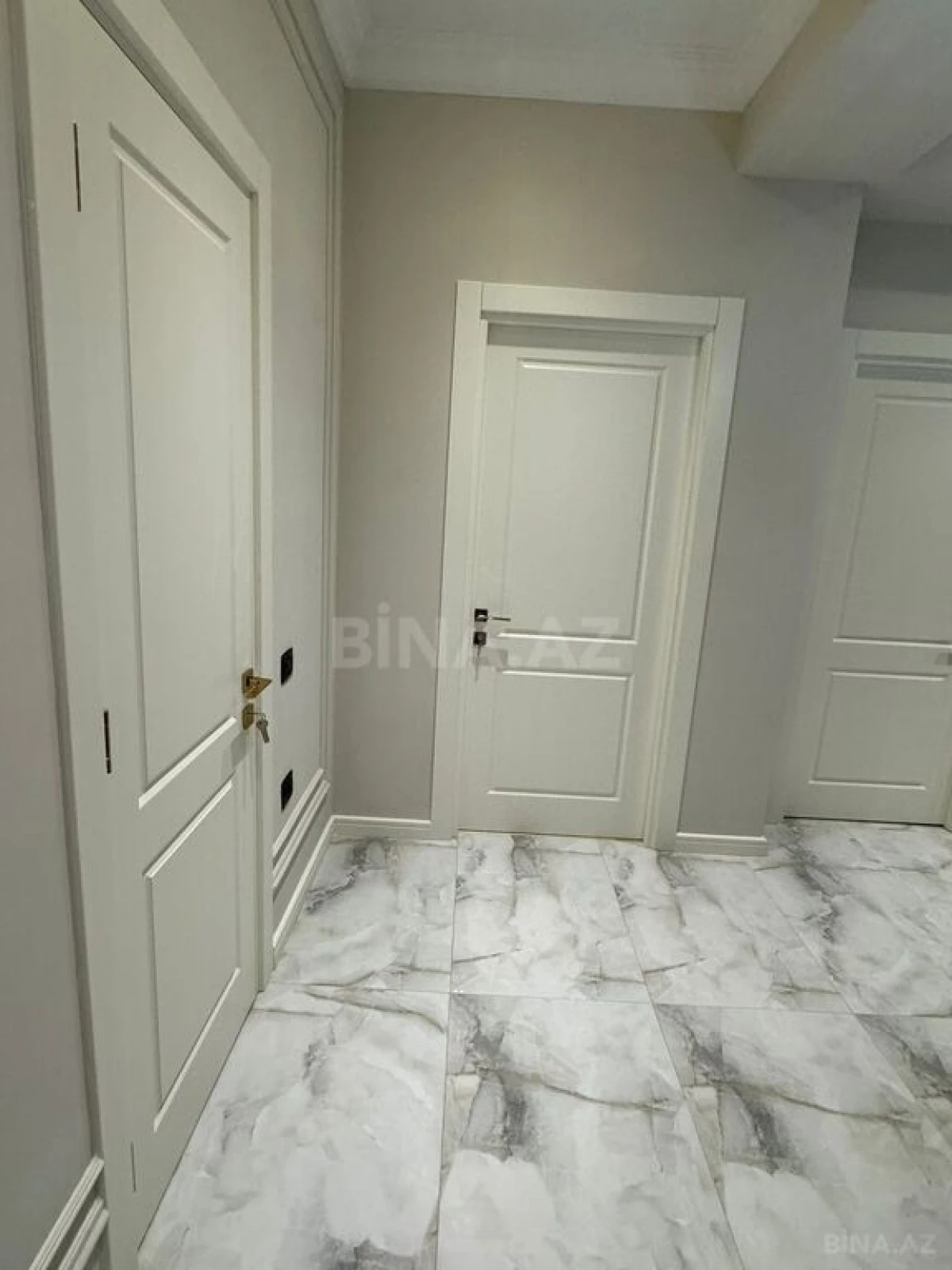 Kirayə verilir 2 otaqlı mənzil 80 m²