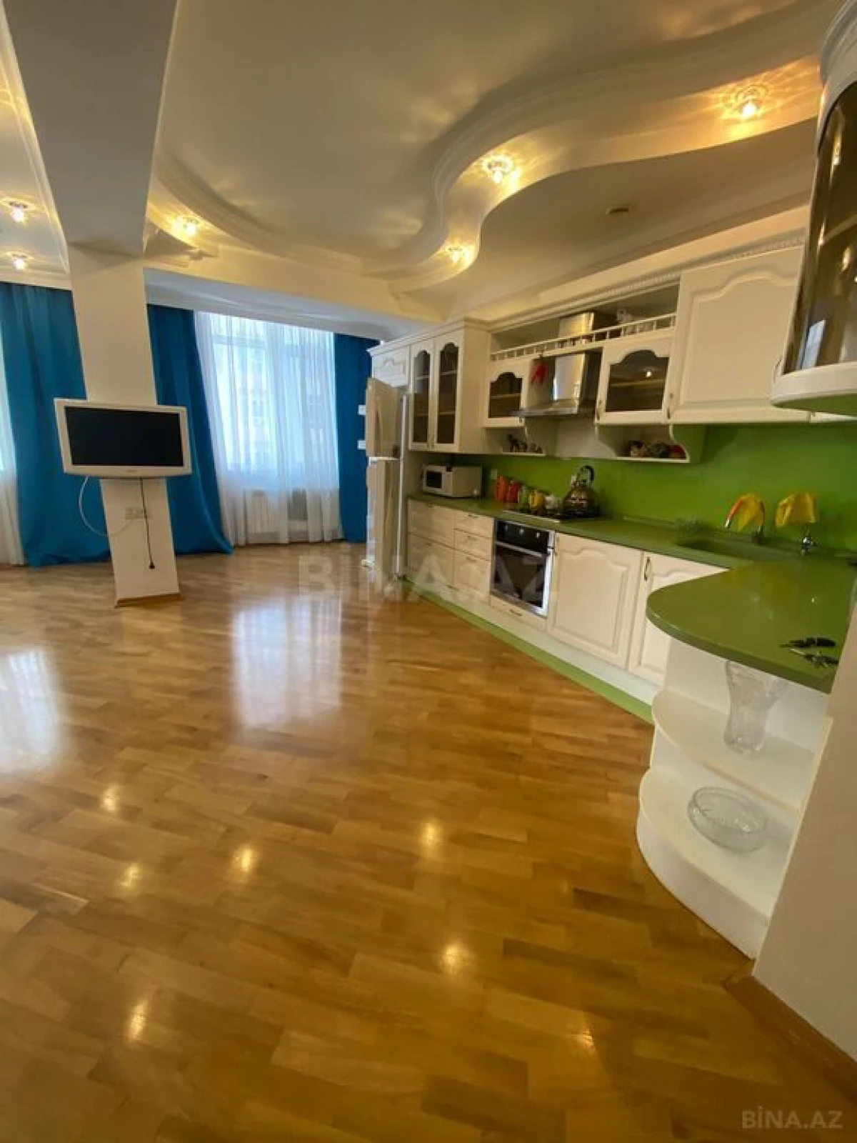Kirayə verilir 2 otaqlı mənzil 78 m²