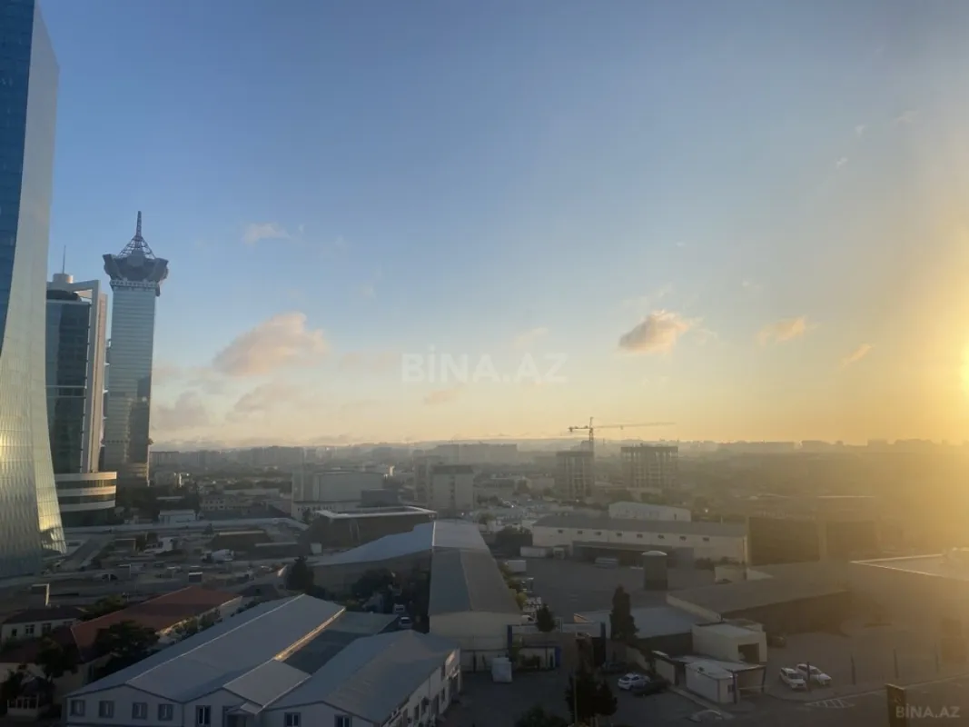 Satılır 3 otaqlı mənzil 202 m²