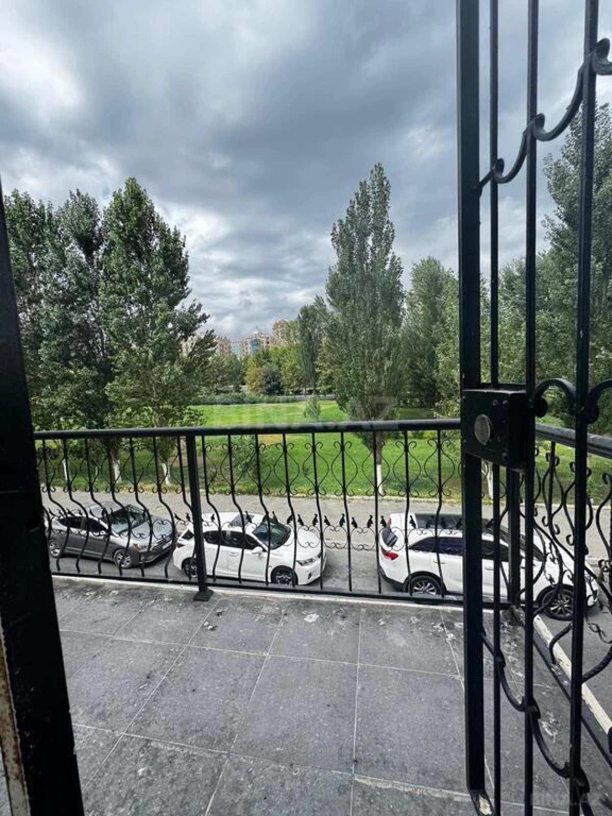 Kirayə verilir 3 otaqlı ofis 90 m²