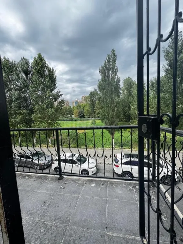 Kirayə verilir 3 otaqlı ofis 90 m²