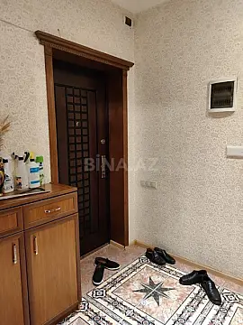 Satılır 4 otaqlı mənzil 180 m²