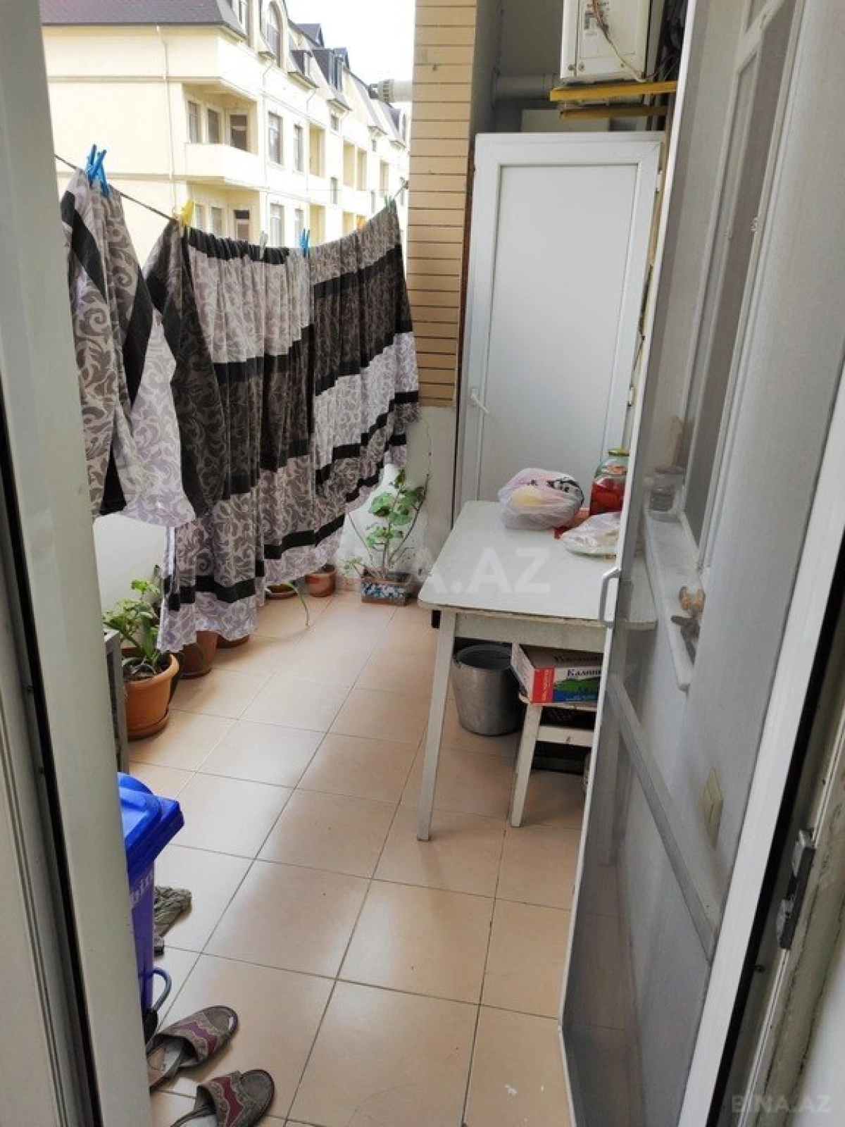 Satılır 4 otaqlı mənzil 180 m²