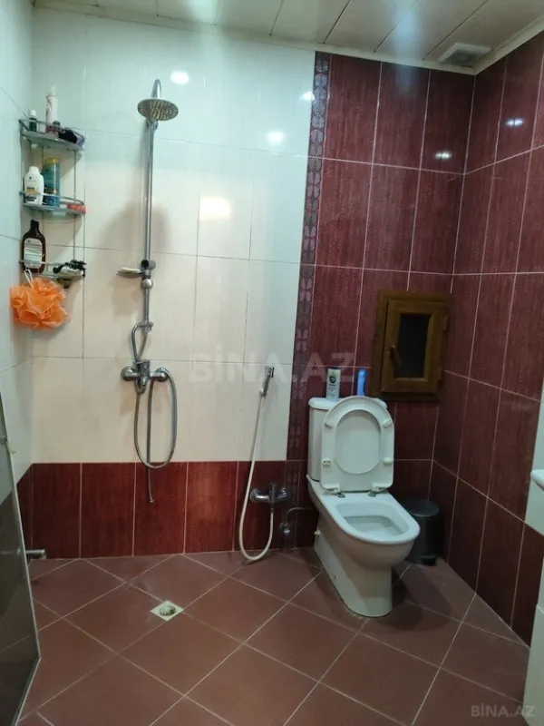 Satılır 4 otaqlı mənzil 180 m²