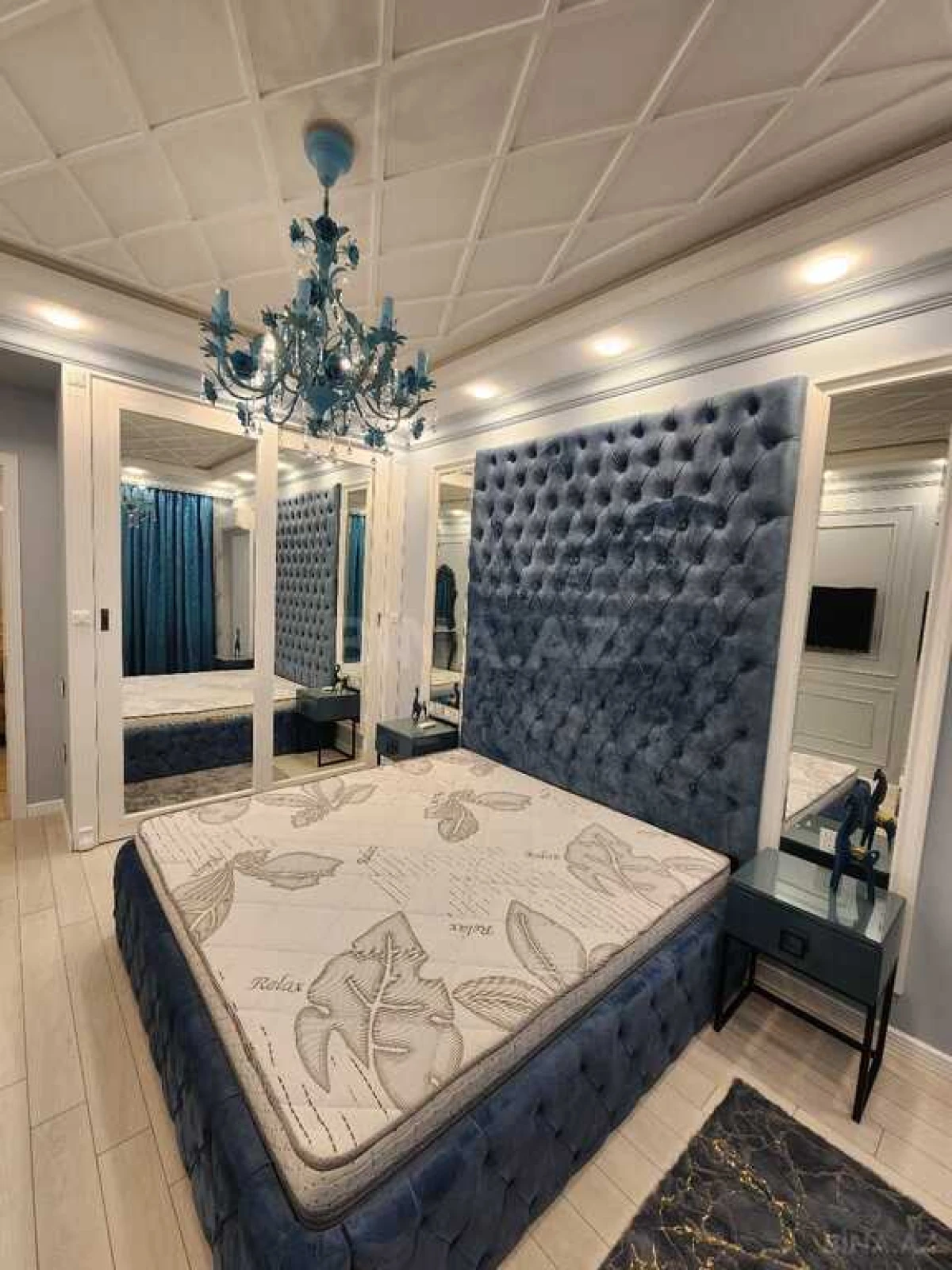 Kirayə verilir 2 otaqlı mənzil 107 m²