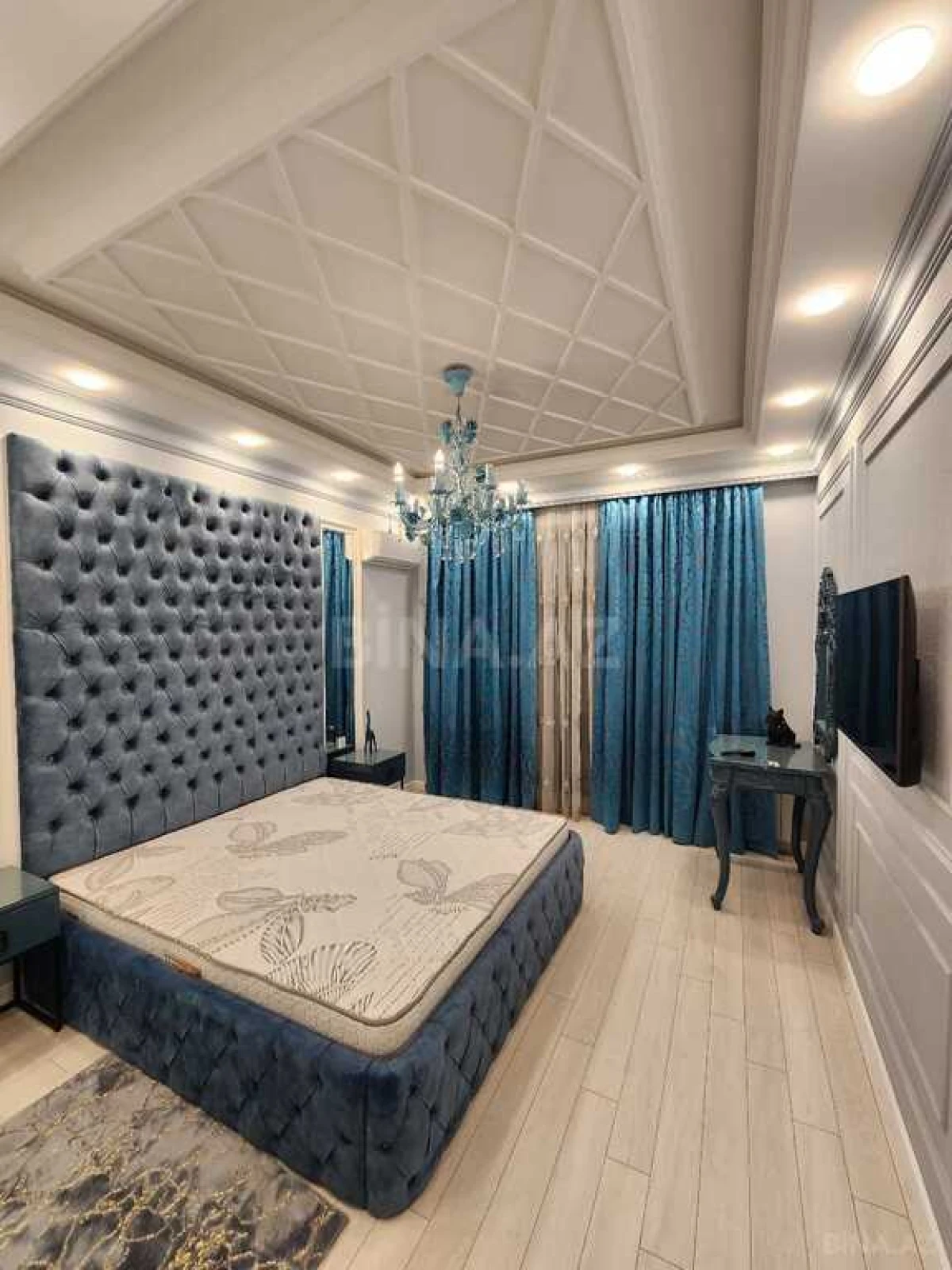 Kirayə verilir 2 otaqlı mənzil 107 m²