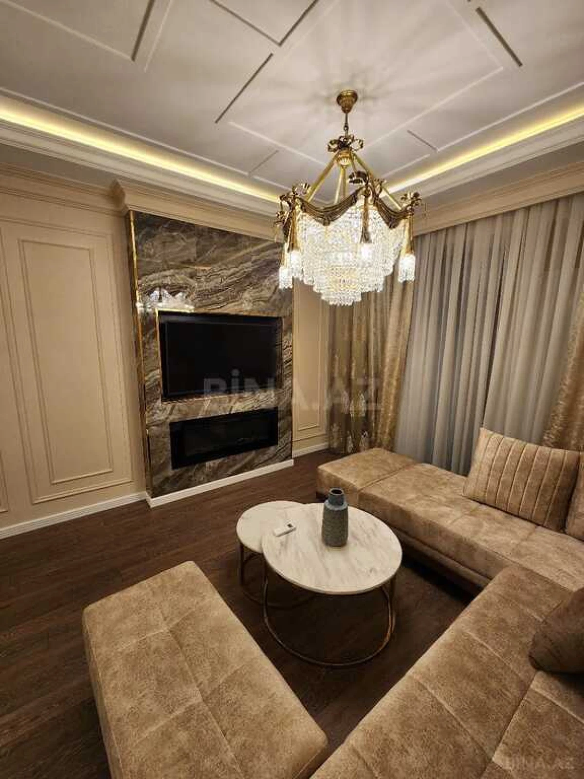 Kirayə verilir 2 otaqlı mənzil 107 m²