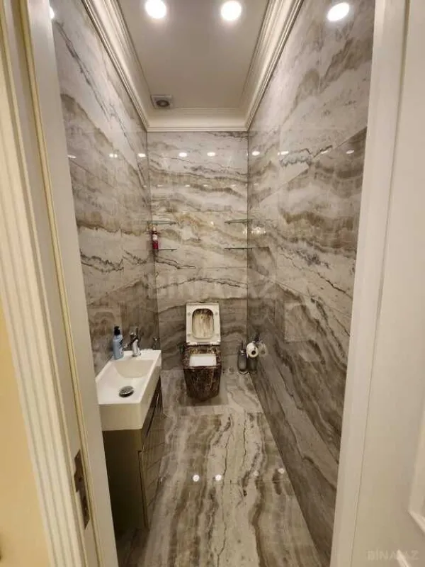 Kirayə verilir 2 otaqlı mənzil 107 m²