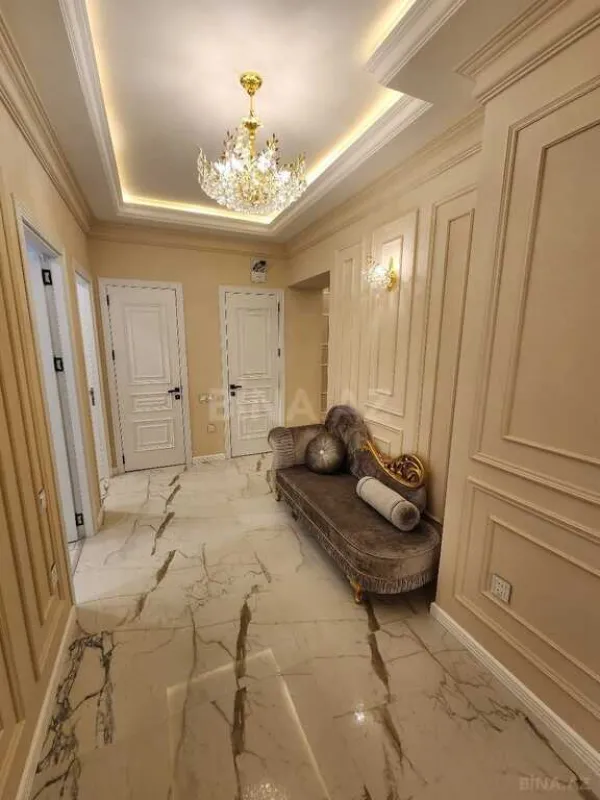 Kirayə verilir 2 otaqlı mənzil 107 m²