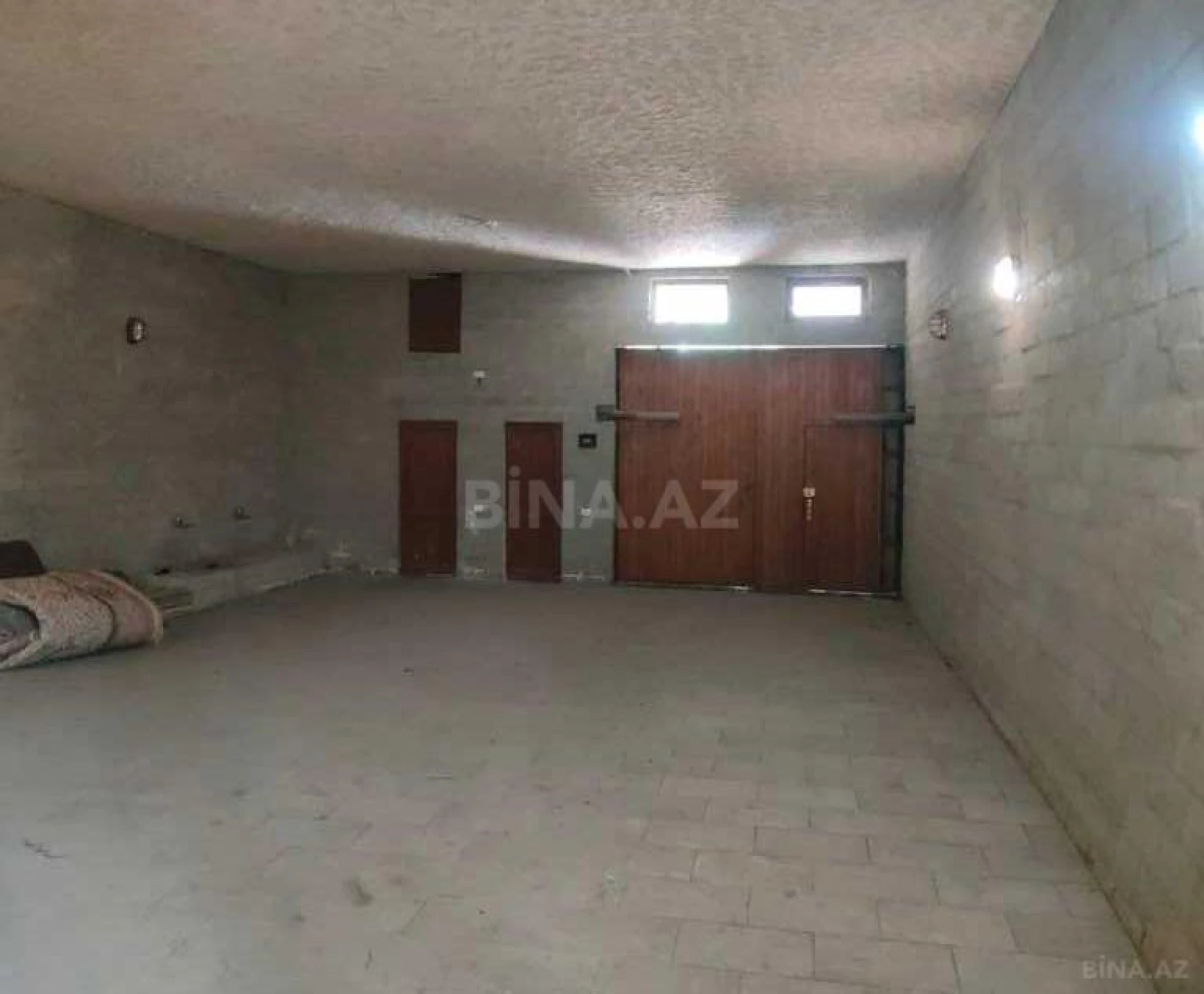 Satılır 8 otaqlı həyət evi 630 m²