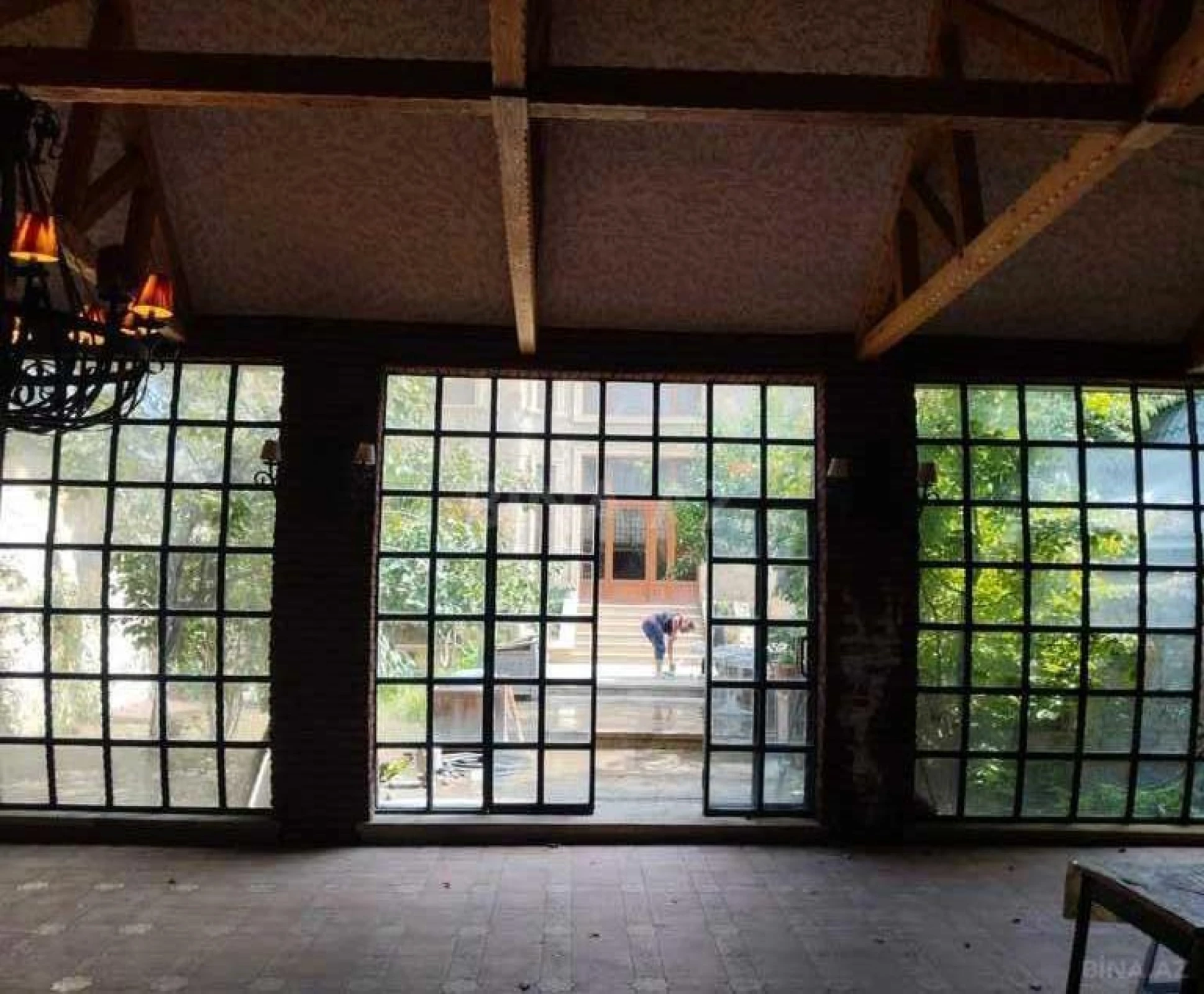 Satılır 8 otaqlı həyət evi 630 m²