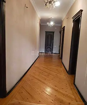 Satılır 8 otaqlı həyət evi 630 m²