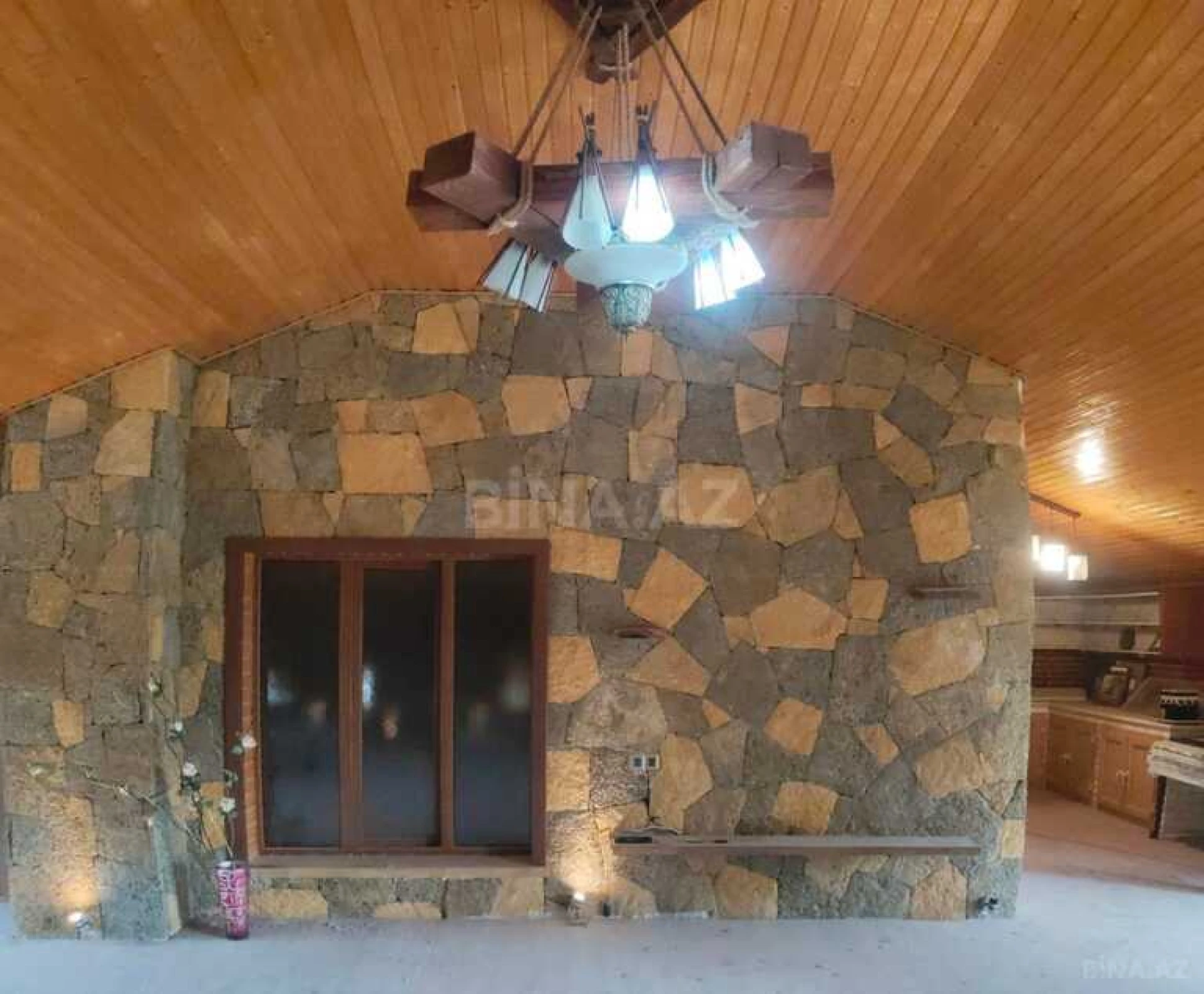 Satılır 8 otaqlı həyət evi 630 m²