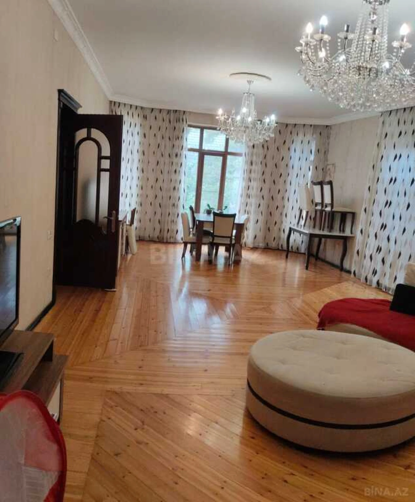 Satılır 8 otaqlı həyət evi 630 m²