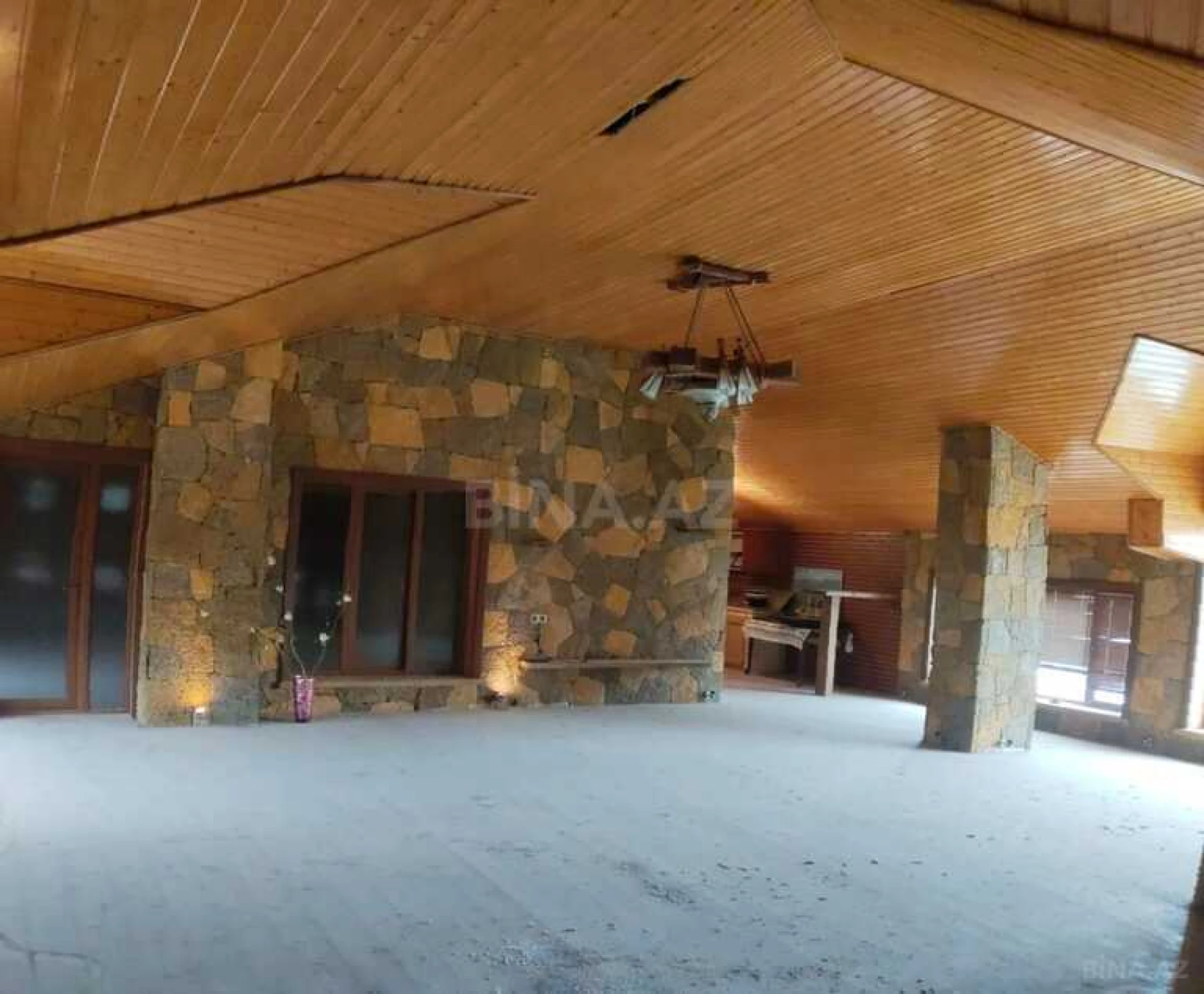 Satılır 8 otaqlı həyət evi 630 m²