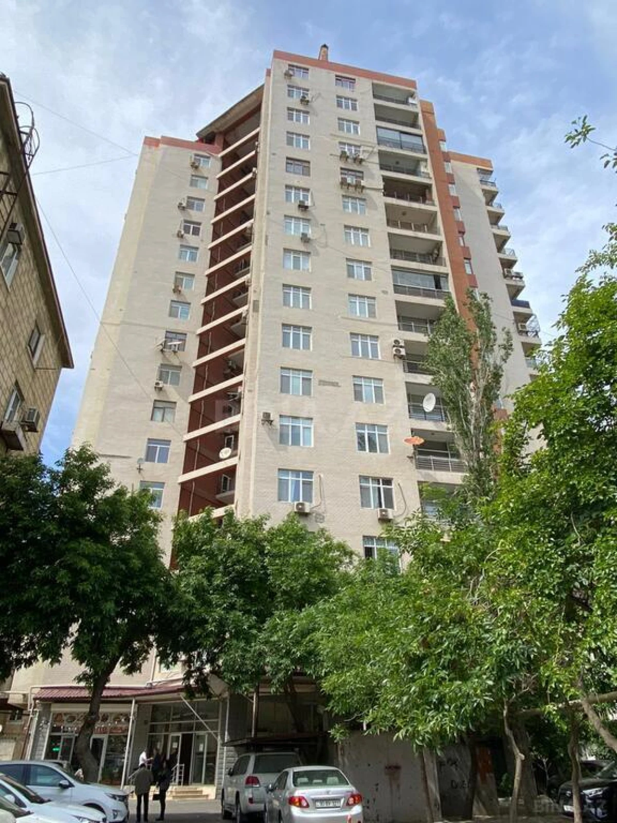 Kirayə verilir 3 otaqlı mənzil 181 m²